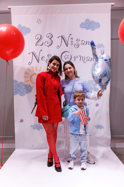 Koton�dan 23 Nisan�a Özel Renkli ve Yarat�c� Bir Kutlama